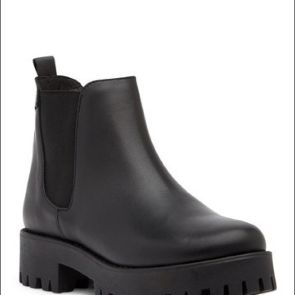 SOLD Steve Madden Bleeker Chelsea Boots - Picture 2 of 4